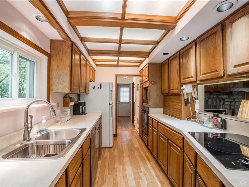 7576 Normandy Lane, Washington Township, OH 45459 Photo 8