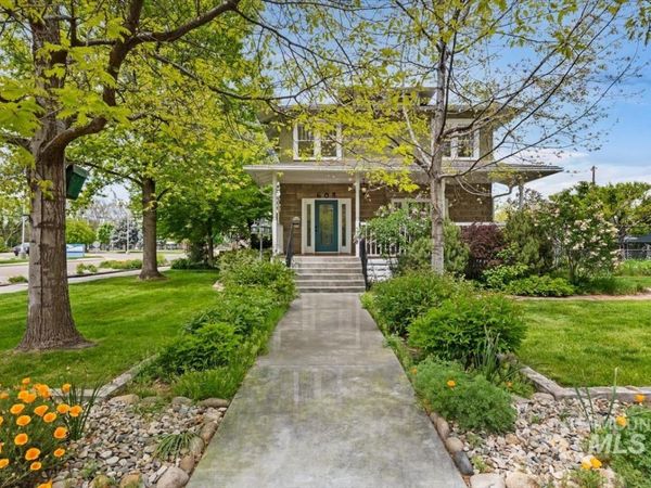 604 E 1st Street, Emmett, ID 83617