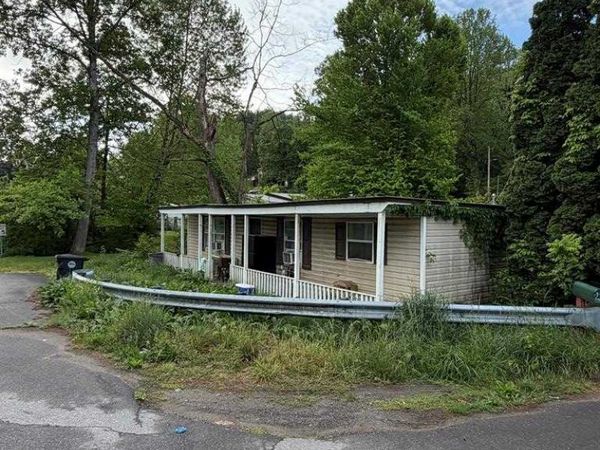 844 Hiwassee Street, Murphy, NC 28906