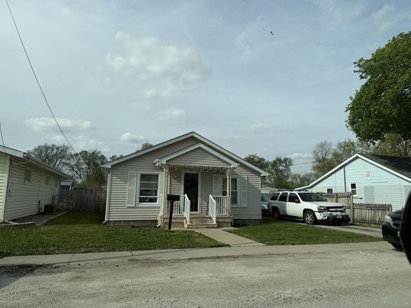 812 E Pembroke Street, Tuscola, IL 61953