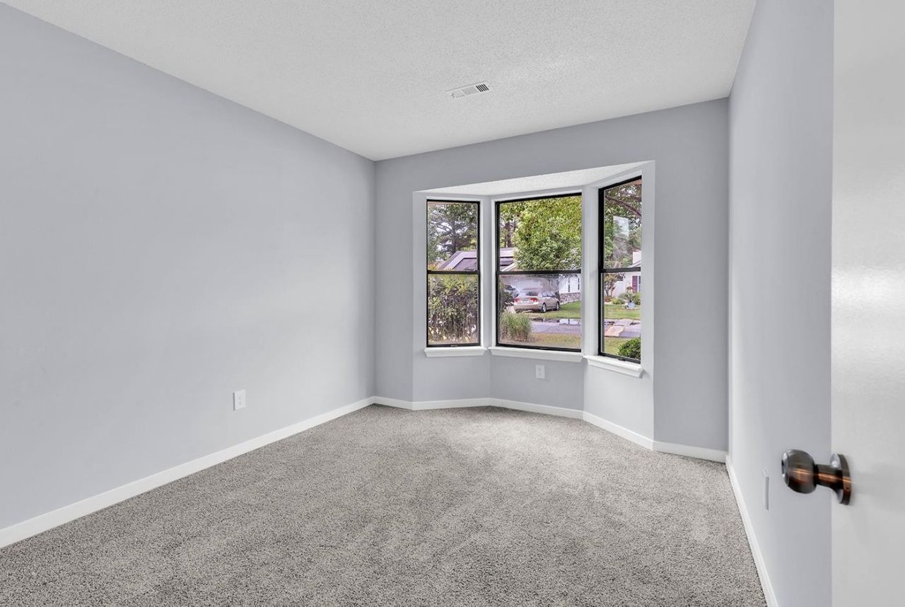 9614 Kings Grant Dr. Photo 13