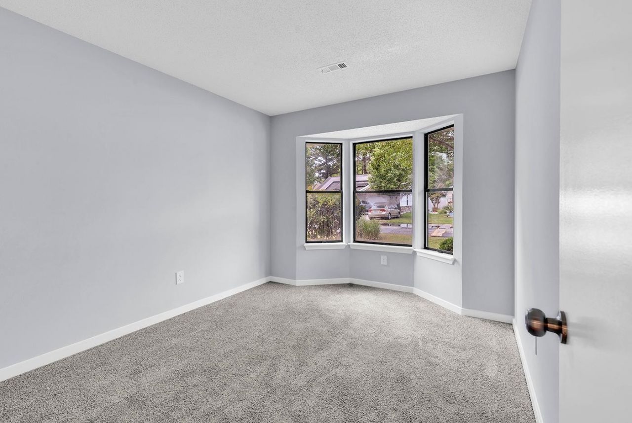9614 Kings Grant Dr. Photo 14