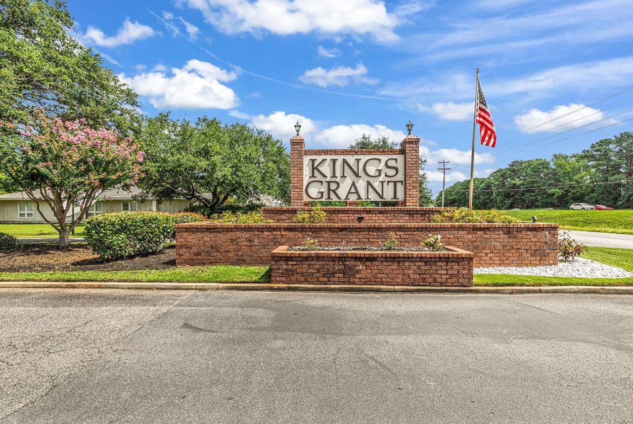 9614 Kings Grant Dr. Photo 3