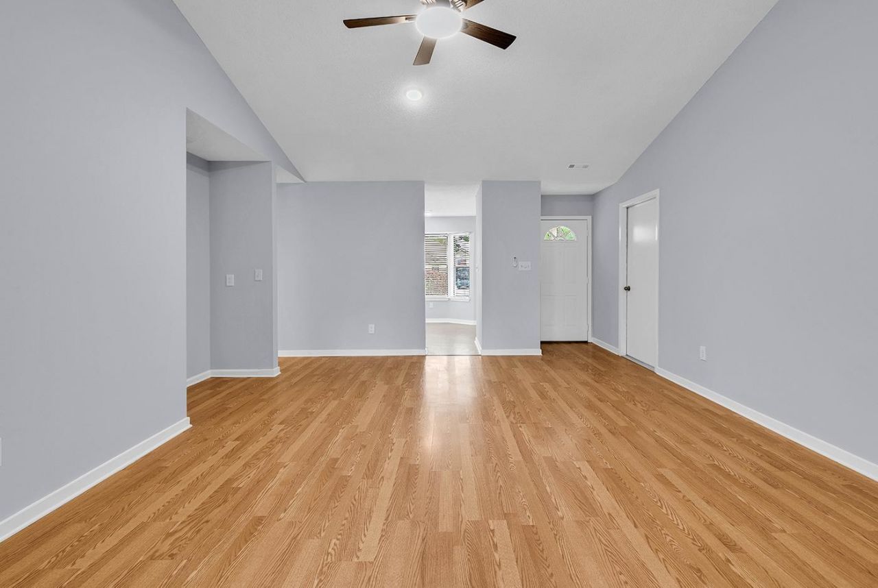 9614 Kings Grant Dr. Photo 5