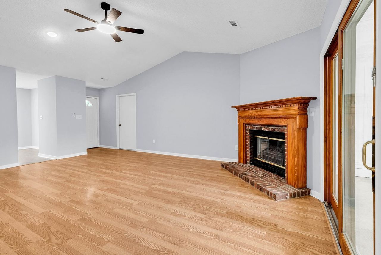 9614 Kings Grant Dr. Photo 6