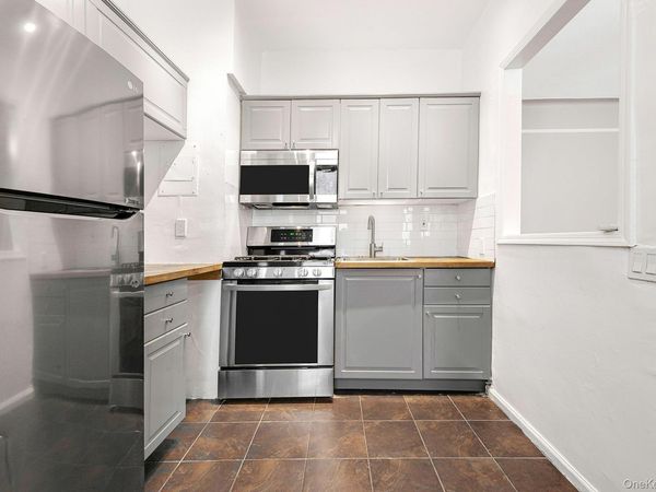 83-09 Leffert , Kew Gardens, NY 11415