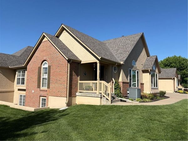 15220 S Symphony Drive, Unit 3202, Olathe, KS 66062