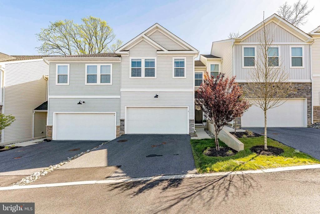 7 FOUR LEAF DRIVE , DOWNINGTOWN, PA 19335