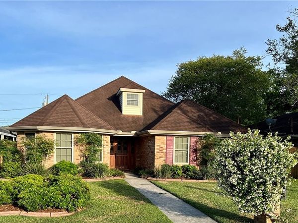 425 PARK RIDGE Drive , River Ridge, LA 70123