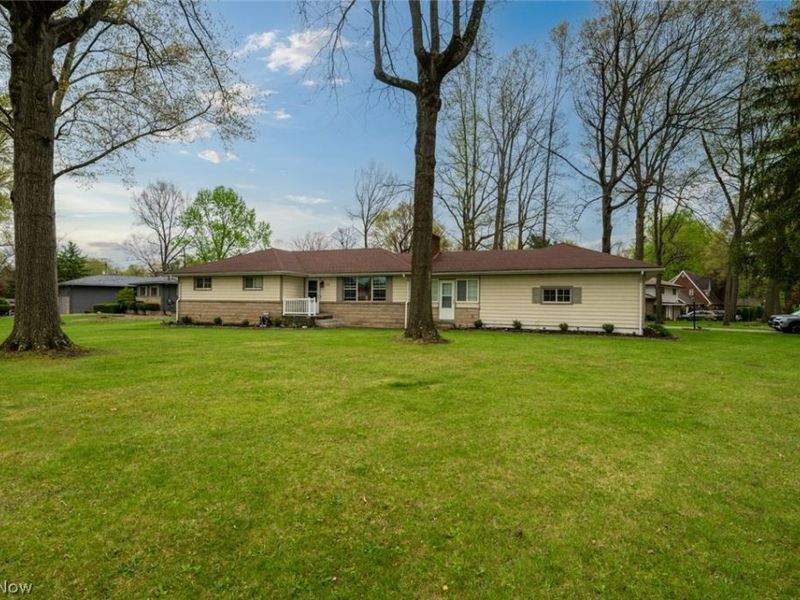 503 E Montrose Street , Youngstown, OH 44505 Photo 2