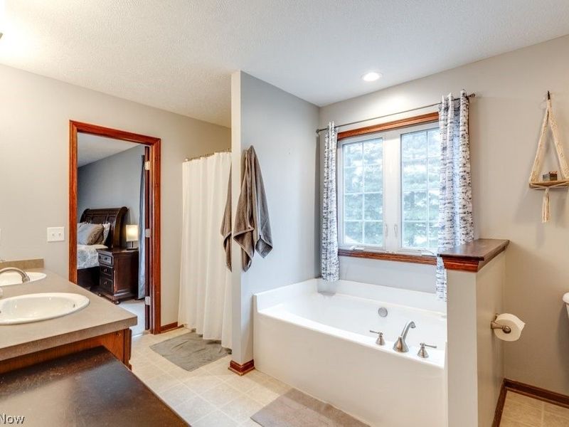 4138 Whispering Springs Lane, Mogadore, OH 44260 Photo 40