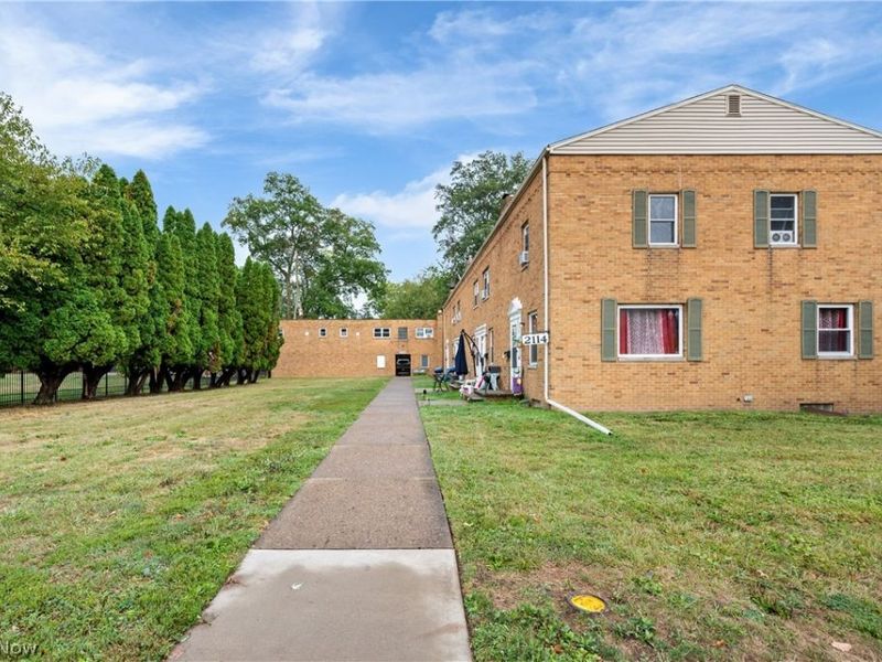 2114 Market Avenue N, Canton, OH 44714 Photo 2