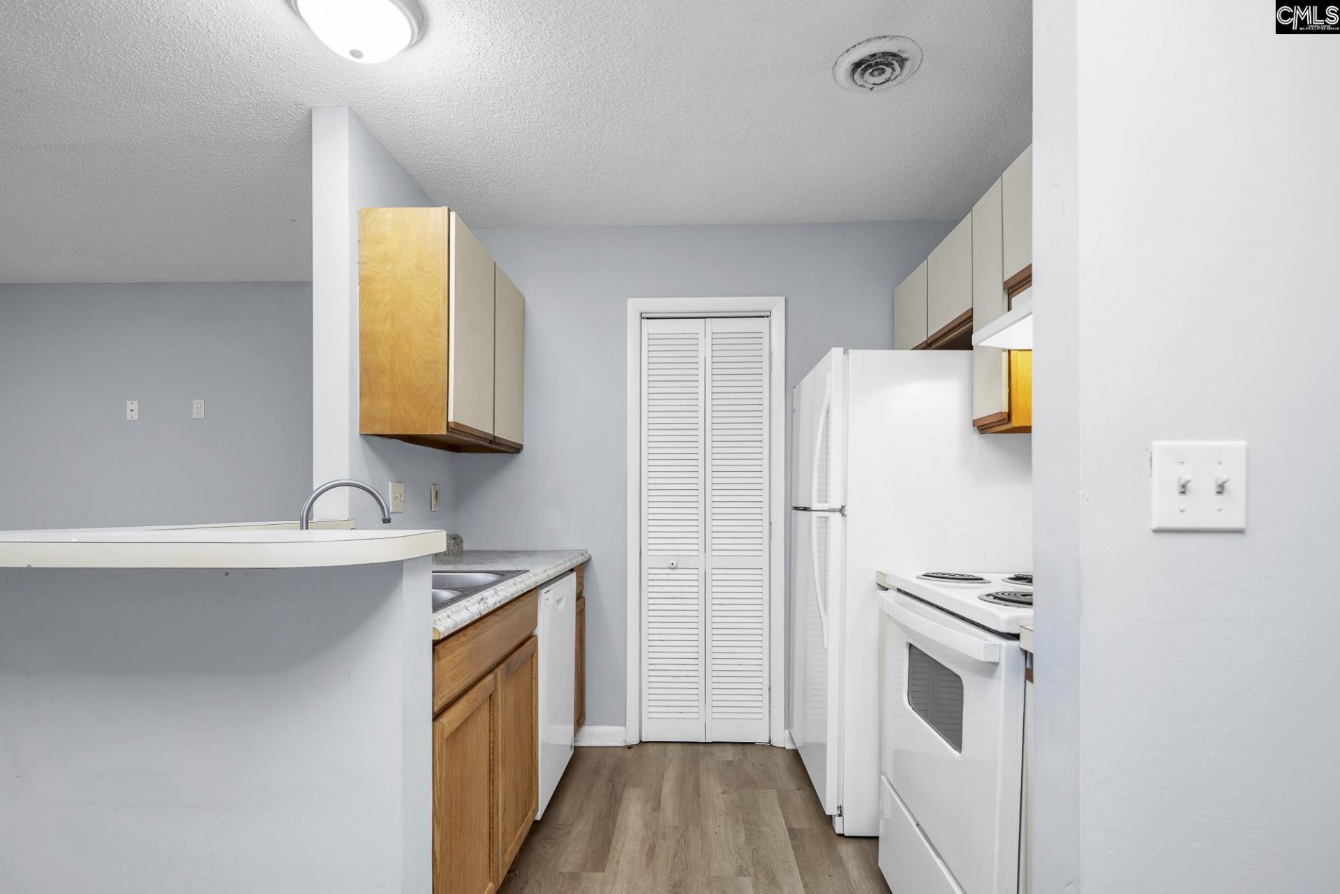 1211 Metze Road  Photo 5