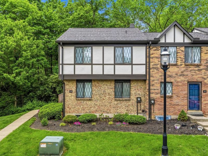 449 Dartmouth Circle, Union Twp, OH 45244 Photo 3