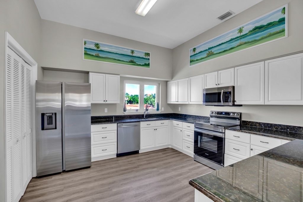 5040 Harmony Circle, Unit 201, Vero Beach, FL 32967 Photo