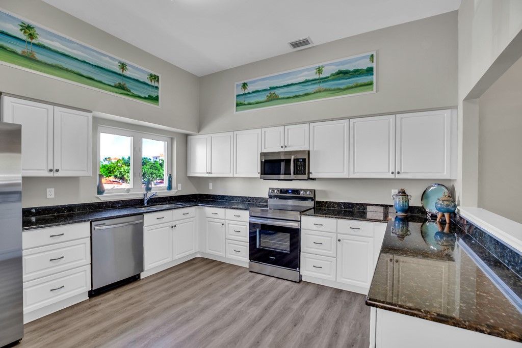 5040 Harmony Circle, Unit 201, Vero Beach, FL 32967 Photo