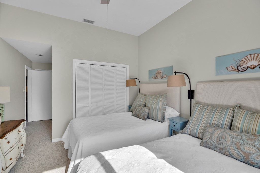 5040 Harmony Circle, Unit 201, Vero Beach, FL 32967 Photo