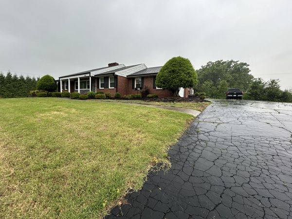 4885 U.S. 29 , Blairs, VA 24527
