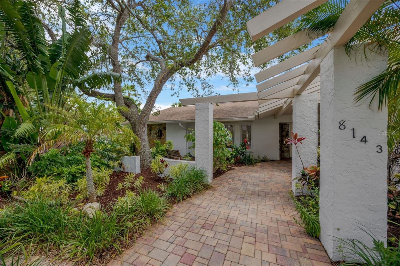 8143 Channel Drive , Port Richey, FL 34668 Photo