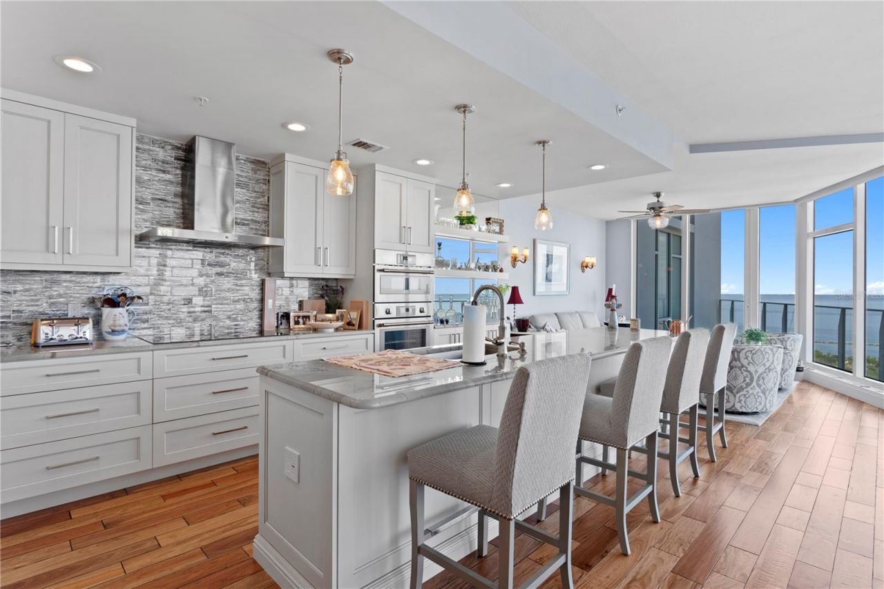 175 1st Street S, Unit 2307, Saint Petersburg, FL 33701 Photo
