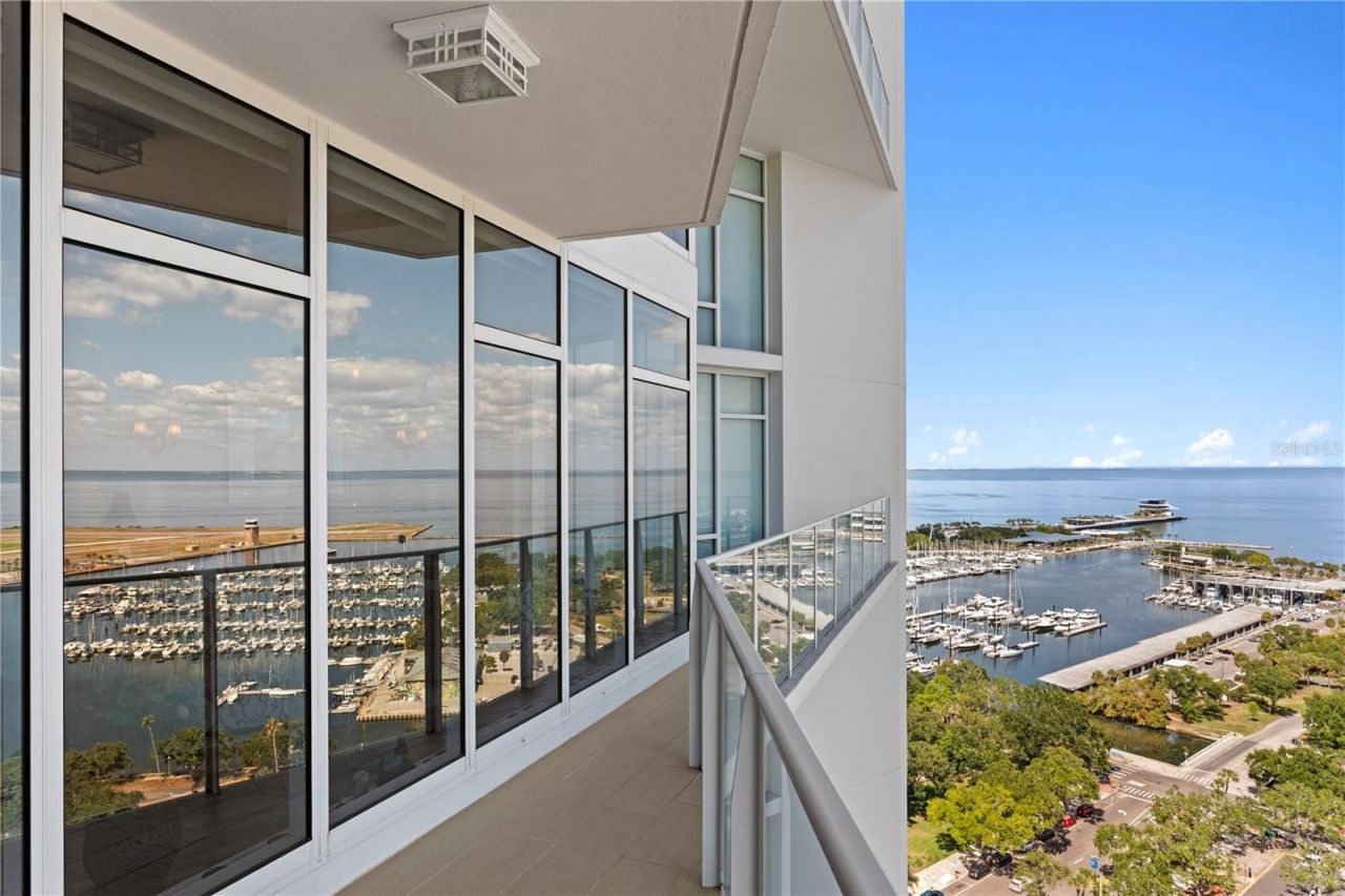 175 1st Street S, Unit 2307, Saint Petersburg, FL 33701 Photo