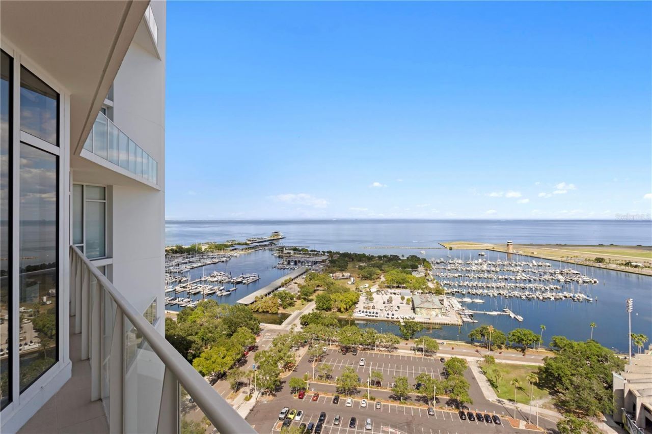 175 1st Street S, Unit 2307, Saint Petersburg, FL 33701 Photo