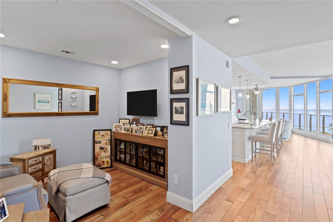 175 1st Street S, Unit 2307, Saint Petersburg, FL 33701 Photo