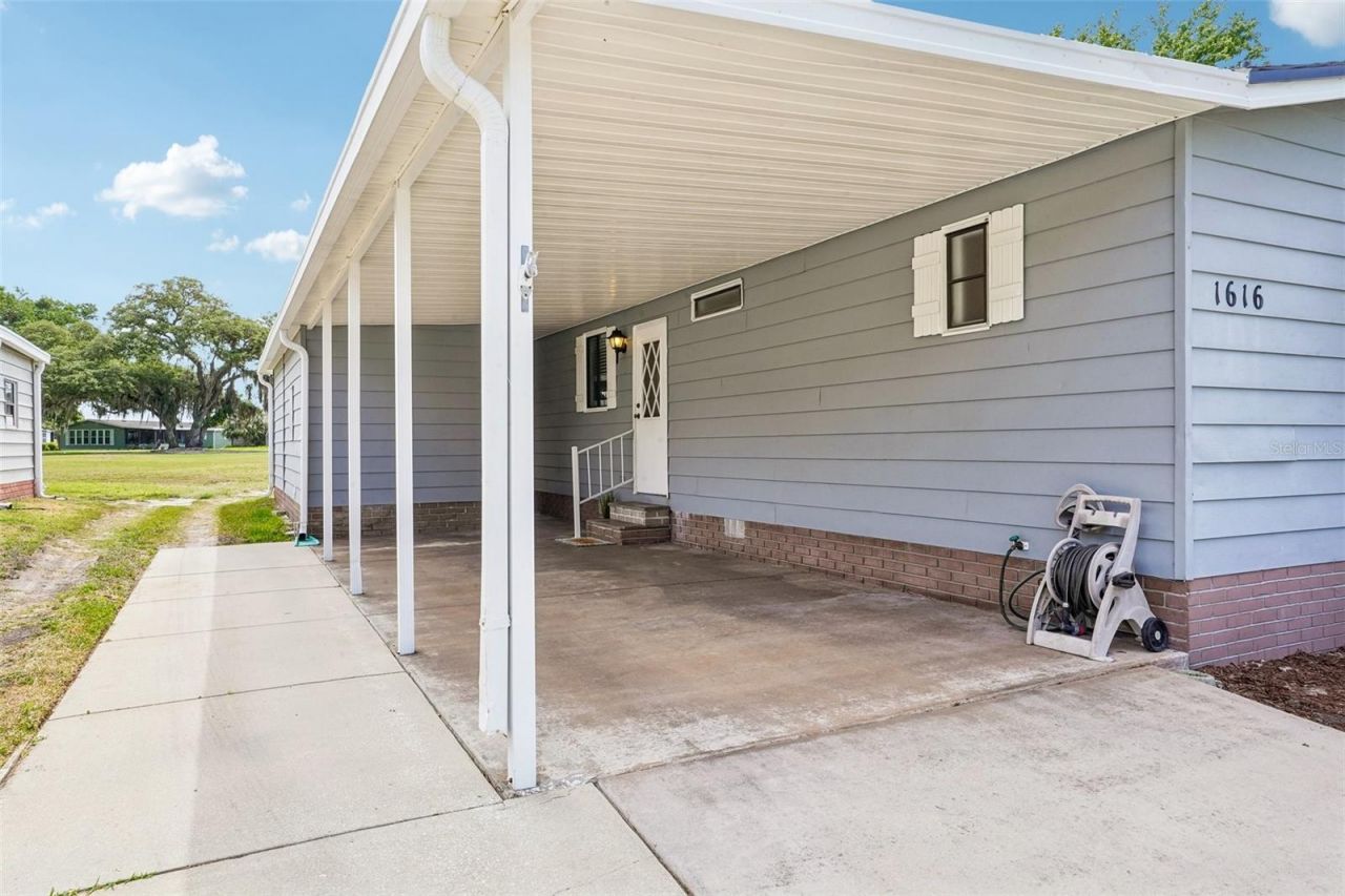 1616 W Schwartz Boulevard, The Villages, FL 32159 Photo