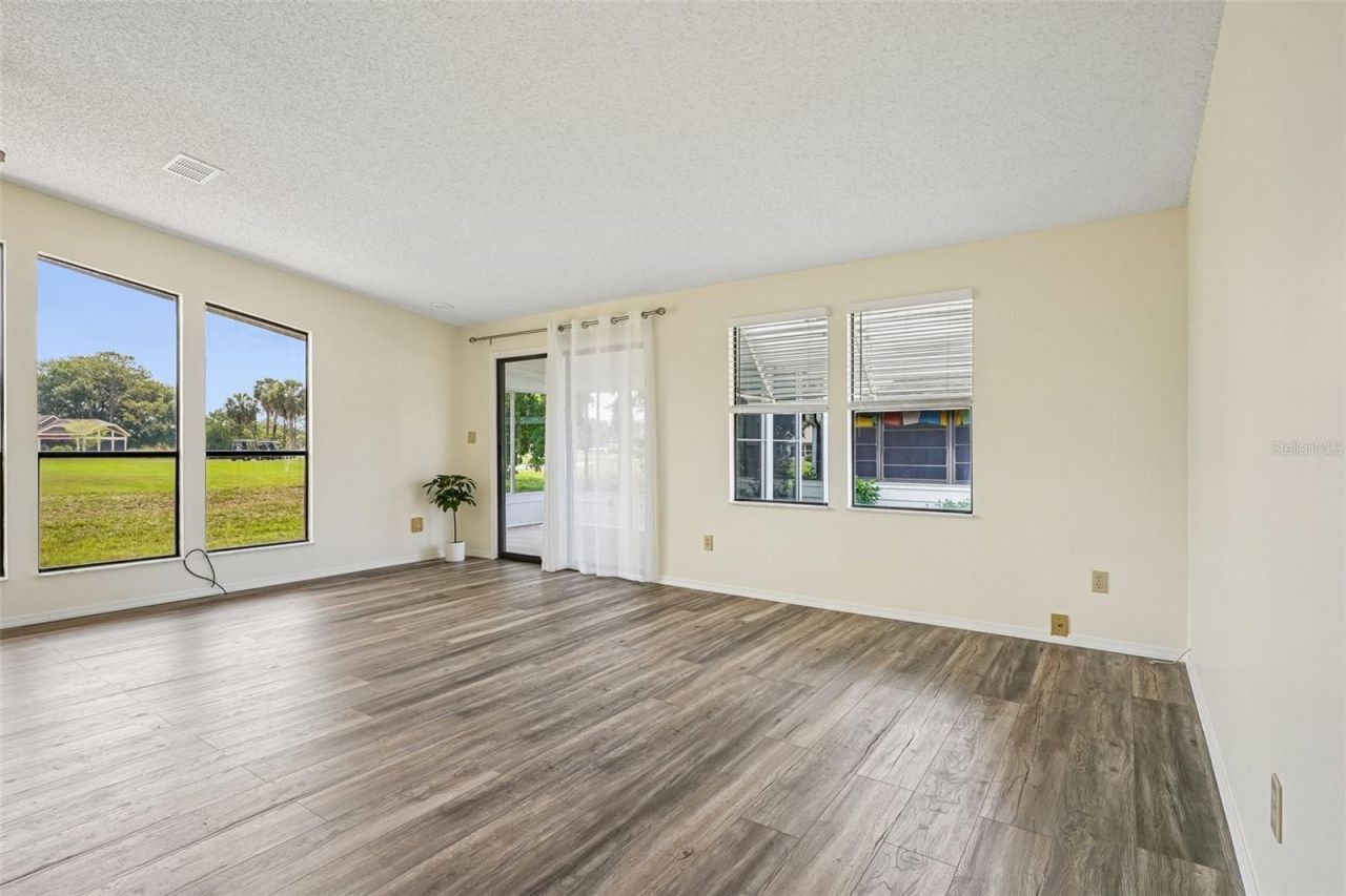 1616 W Schwartz Boulevard, The Villages, FL 32159 Photo