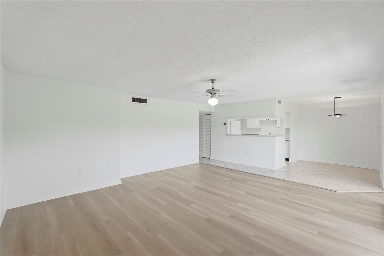 724 115 Avenue N, Unit 2205, Saint Petersburg, FL 33716 Photo
