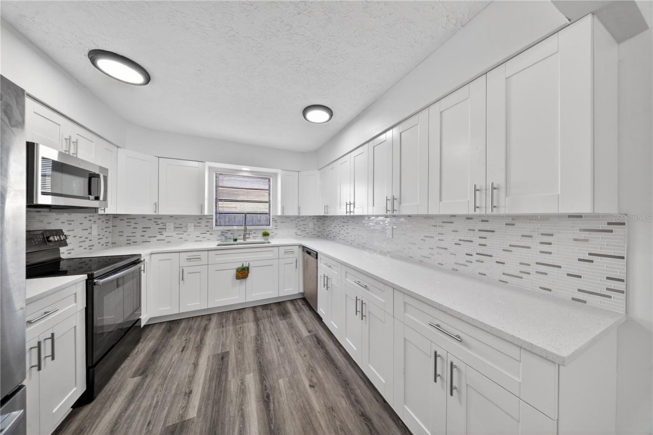 214 SE Duval Avenue , Port Saint Lucie, FL 34983 Photo