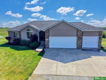 20500 SW Hollow Court, Martell, NE 68404