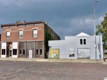 328-338 N Oakland Avenue, Oakland, NE 68045