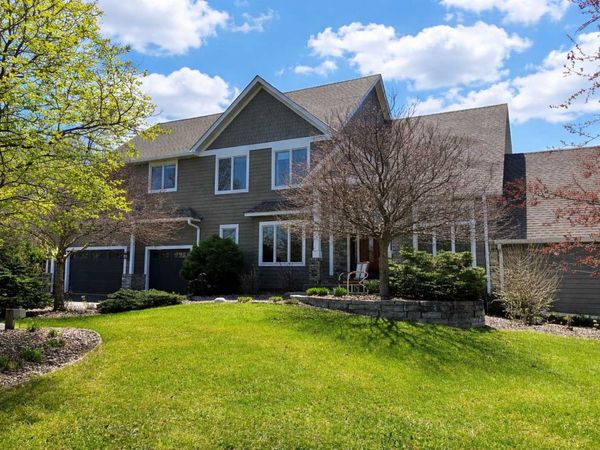 2890 Imperial Avenue N, Lake Elmo, MN 55042