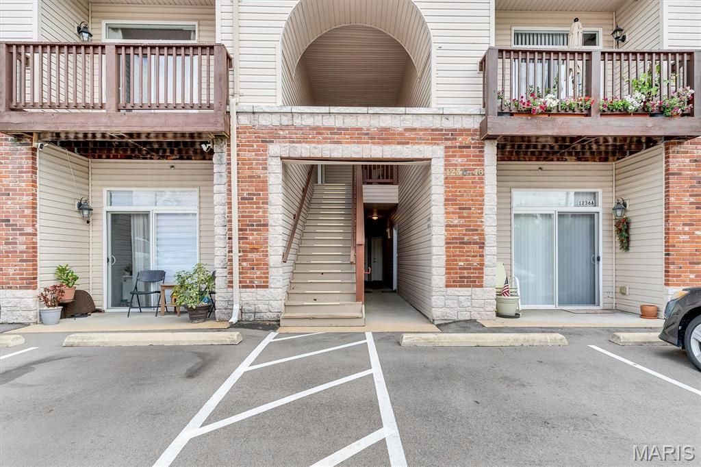 1236 Gardens Circle Drive , Unit M, Saint Louis, MO 63125 Main Photo
