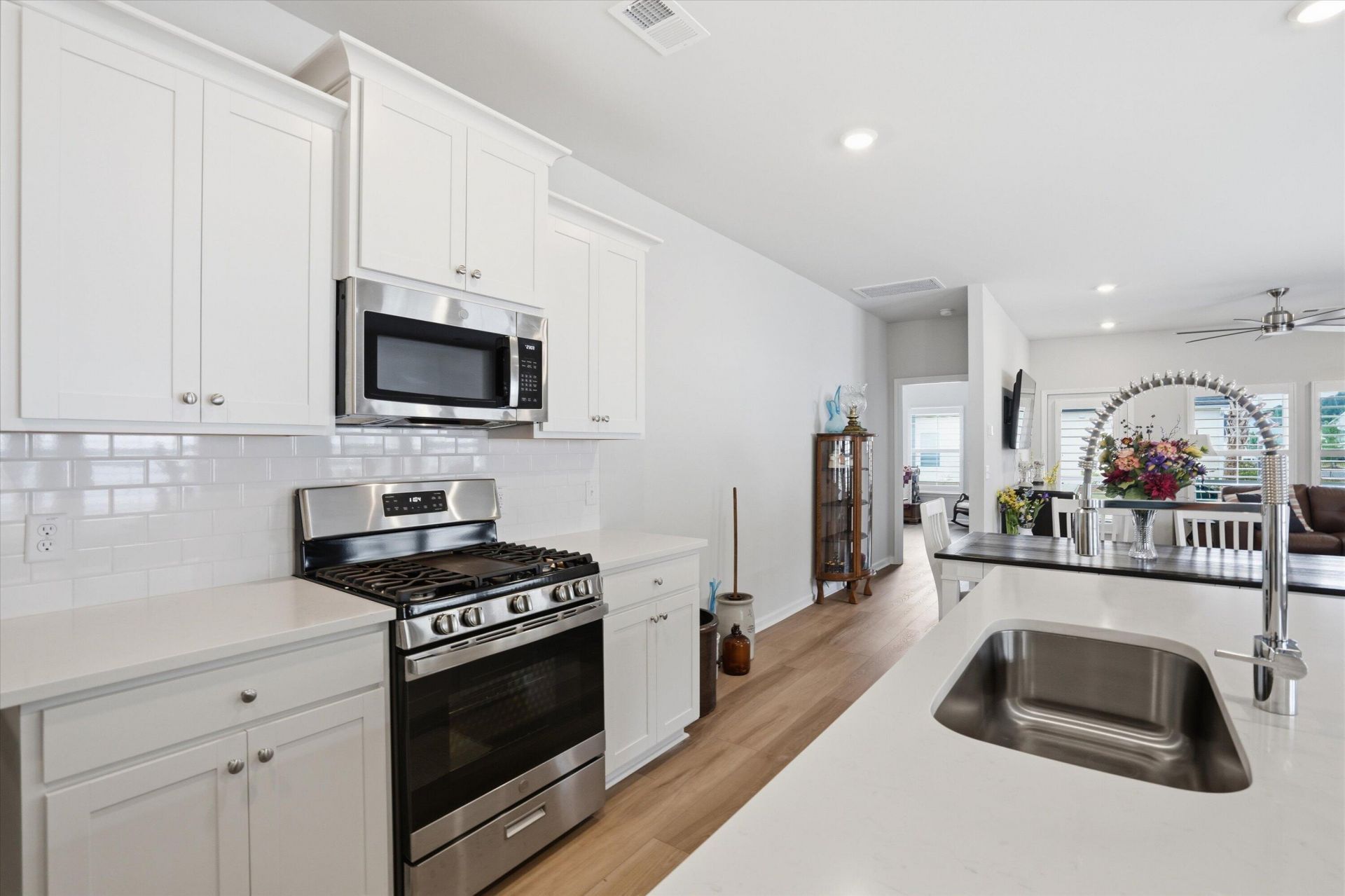 101 Barker Street Photo 12