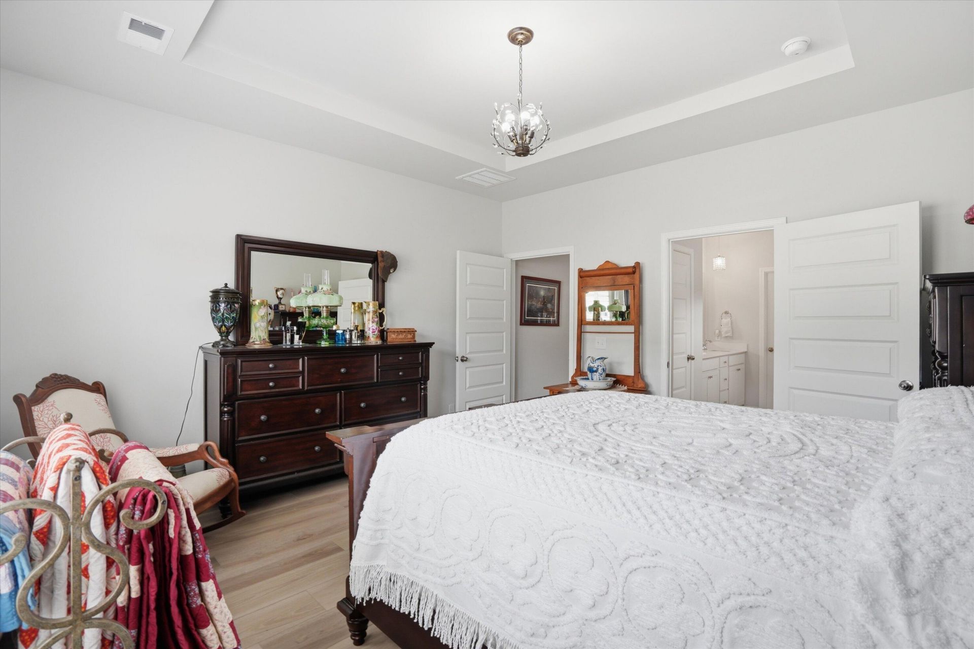 101 Barker Street Photo 17