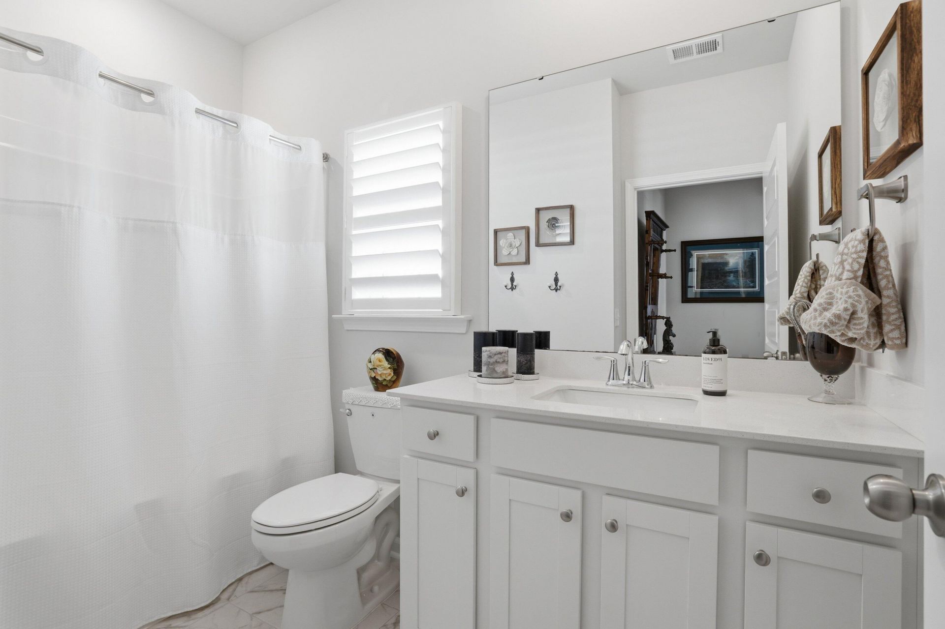101 Barker Street Photo 22