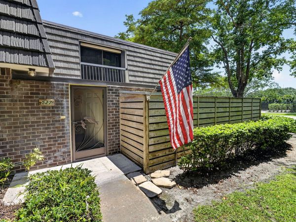 527 5th Terrace, Palm Beach Gardens, FL 33418