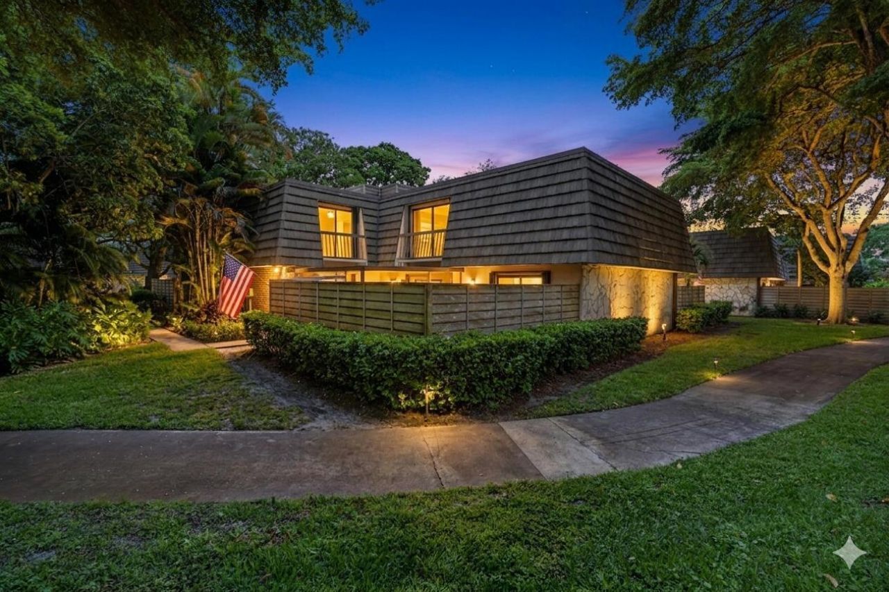 527 5th Terrace, Palm Beach Gardens, FL 33418 Photo
