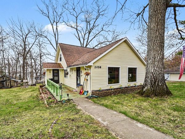 2058 W Higgins Lake Drive, Roscommon, MI 48653