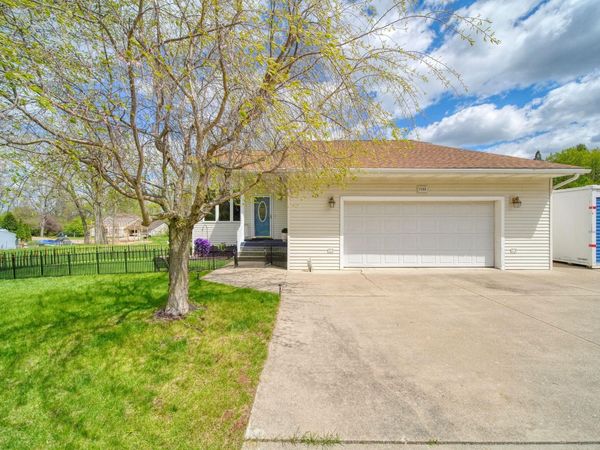 7155 Bayview Road, Jackson, MI 49201