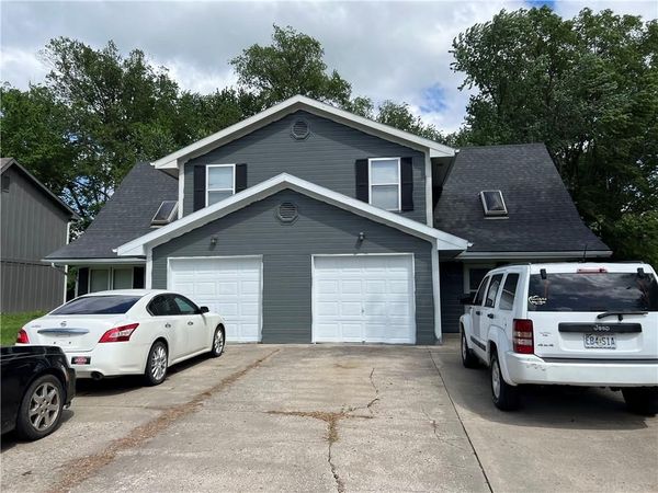 411-413 Spring Avenue, Liberty, MO 64068