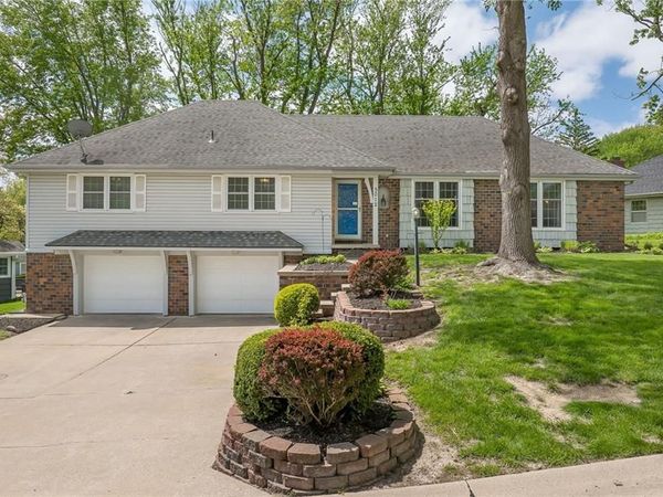 5012 Briarwood Lane, St Joseph, MO 64506