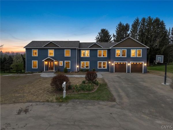4454 Carriage Circle , Jamesville, NY 13078