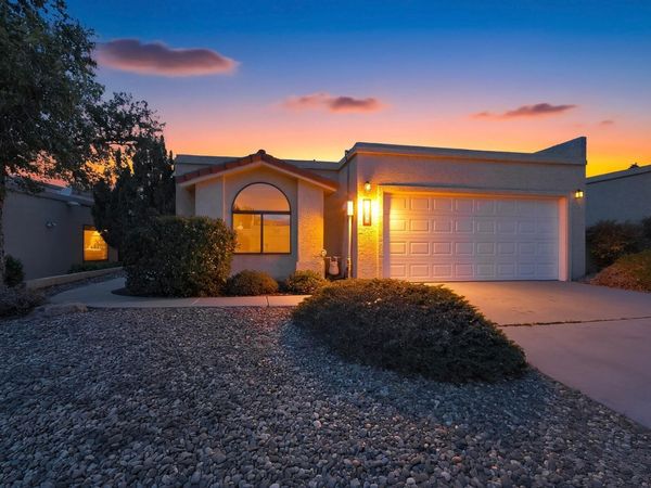 11033 Malaguena Lane NE, Albuquerque, NM 87111