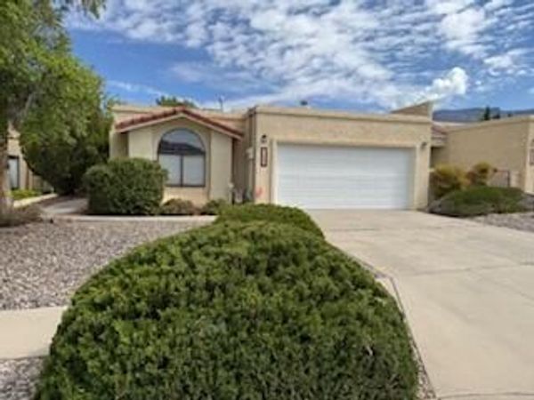 11033 Malaguena Lane NE, Albuquerque, NM 87111