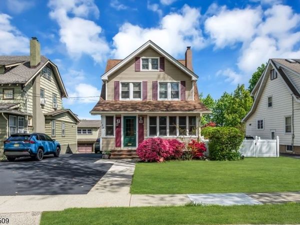1281 Longfellow Ave, Teaneck, NJ 07666