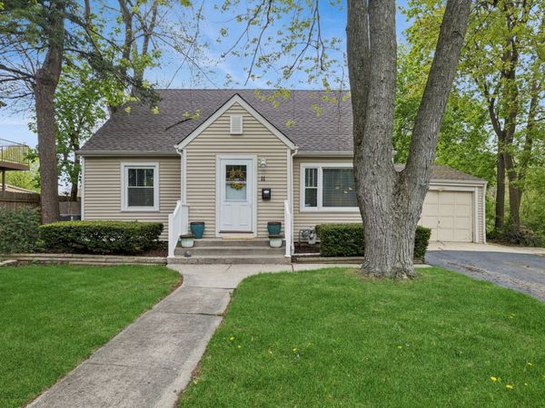 11 Church Street , Lake Zurich, IL 60047