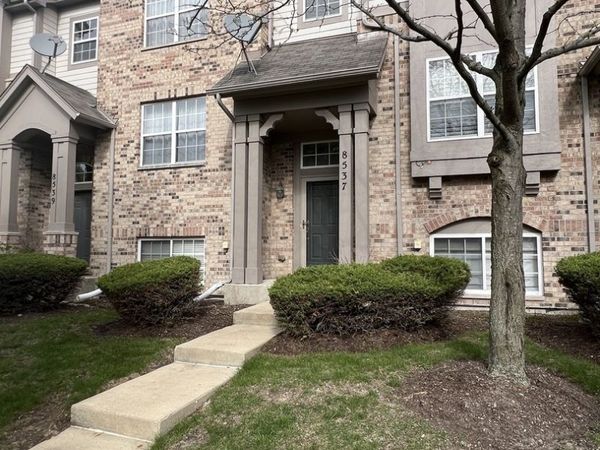 8537 Grove Street , Morton Grove, IL 60053
